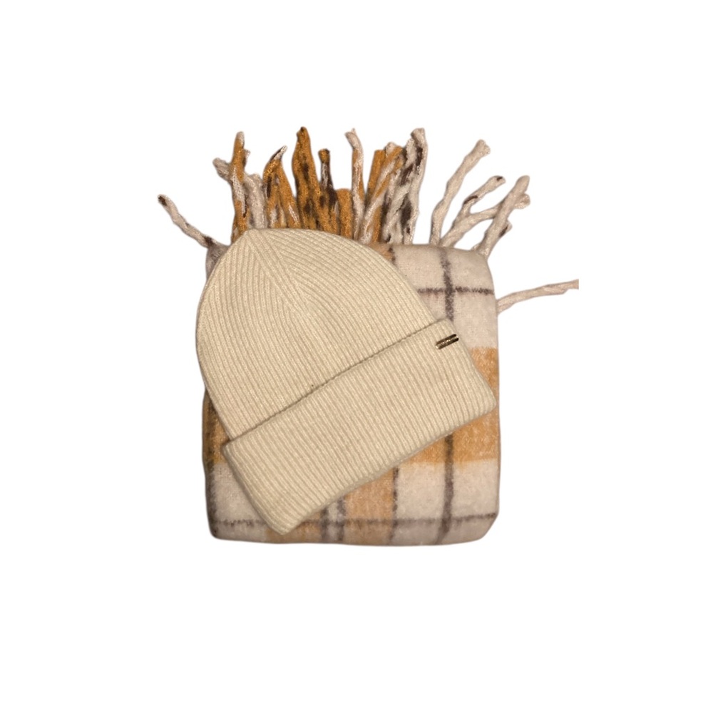 Steve Madden Cream Ribbed Knit Beanie with Plaid Fringe Scarf